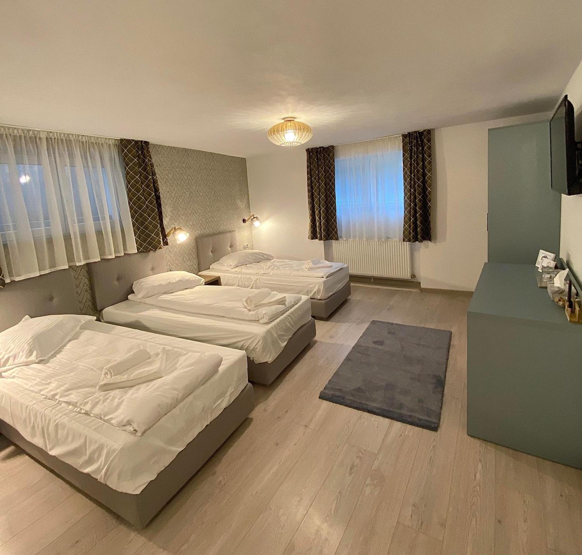 Adi&Nicol Hotel Sibiu Exterior photo